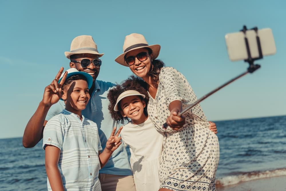 Family enjoying the resort at Samri Apartments